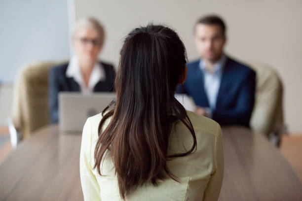 ¿Debo responder a preguntas inapropiadas/ilegales en una entrevista de trabajo?